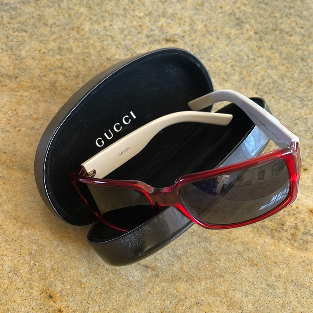 Gucci Red and White Sunglasses - Authentic